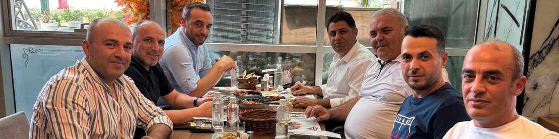 Fatih Ergül dostlarıyla yemekte?v=1