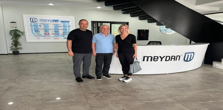 Meydan’ın ziyaretçileri var?v=1