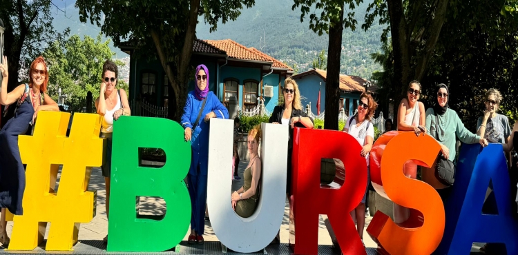 Ebru Acay İşlek Gezilerde?v=1