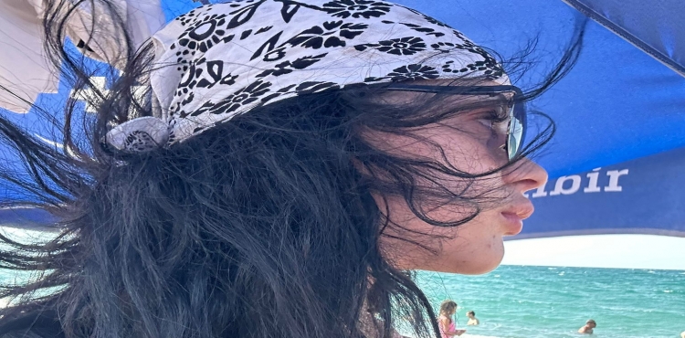 Güzel Uzman Lara’da Tatil’de!?v=1