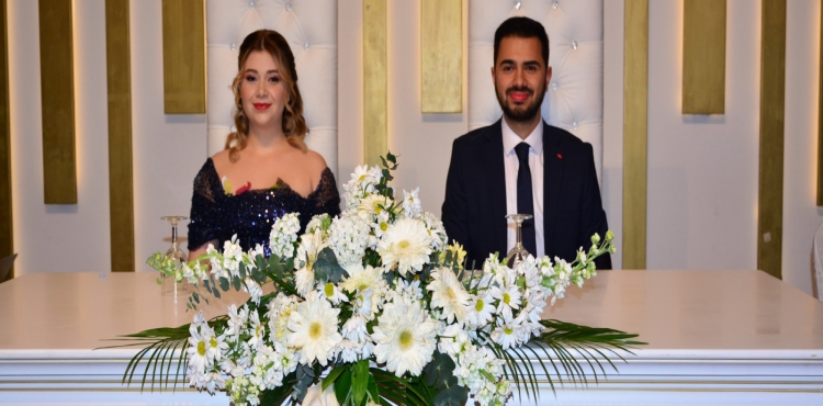 Buğra Zengin Evleniyor?v=1
