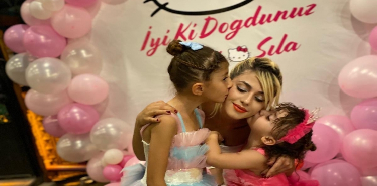 Mutlu Yıllara Öykü ve Sıla?v=1