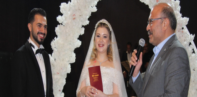 Avukat İrem ve Buğra Zengin Evlendi?v=1