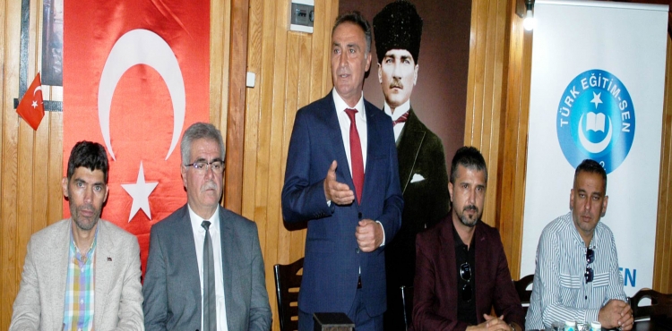 Öğretmenlerin sorunları masaya yatırıldı?v=1