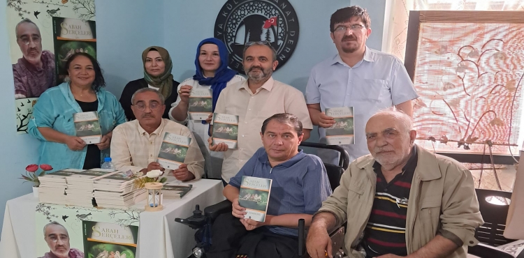 Helim Demirörs, Okurları İle Buluştu?v=1