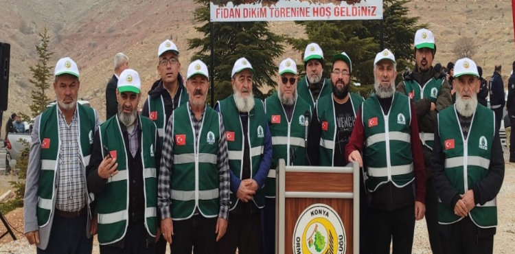 Fidanları toprakla buluşturdular?v=1